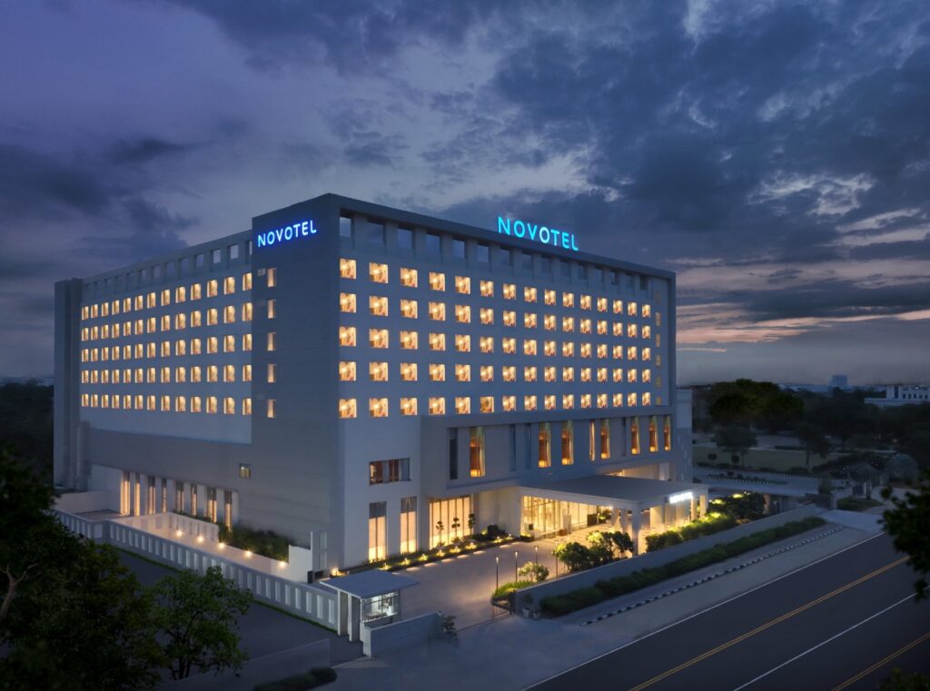 Pic-Facade_Novotel-Jaipur-Convention-Centre